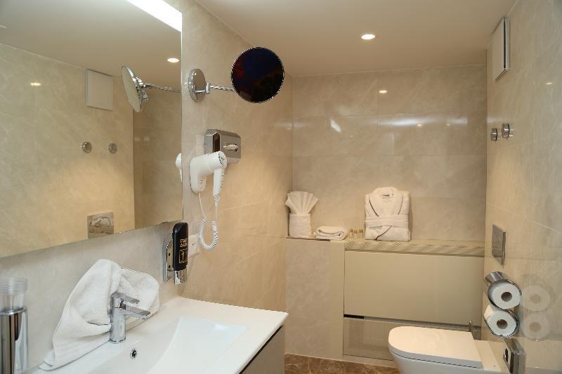My Home Hotel - Free Parking Винтертур Экстерьер фото